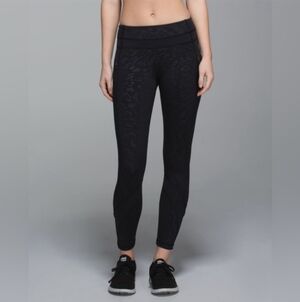 Lululemon Inspire Tight II Animal Swirl Embossed Black / Black Size 4 EUC